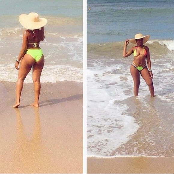 Bikini - Picture 8 of 11